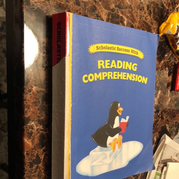 Edition Scholastic - 1st Grade Workbook with Motivational stickers - Picture 3 of 13